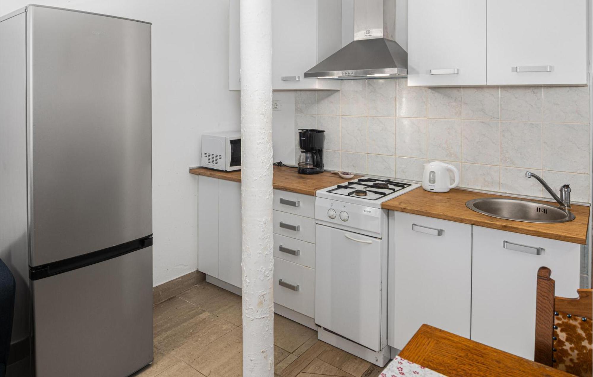 2 Bedroom Pet Friendly Apartment In Lovrecica Kültér fotó